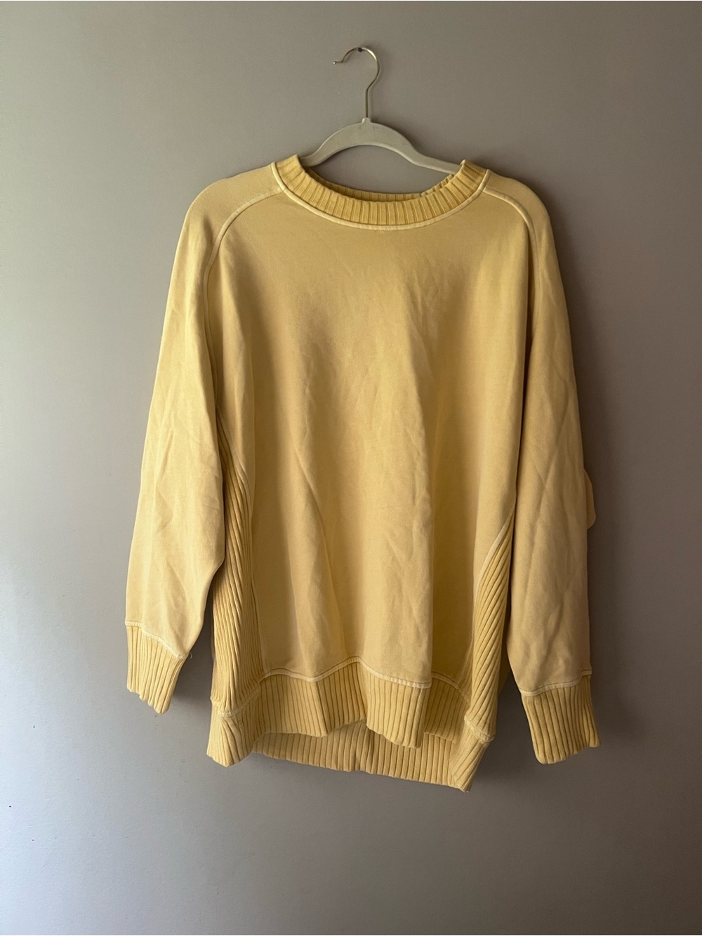aerie Pale Yellow Crewneck Sweatshirt